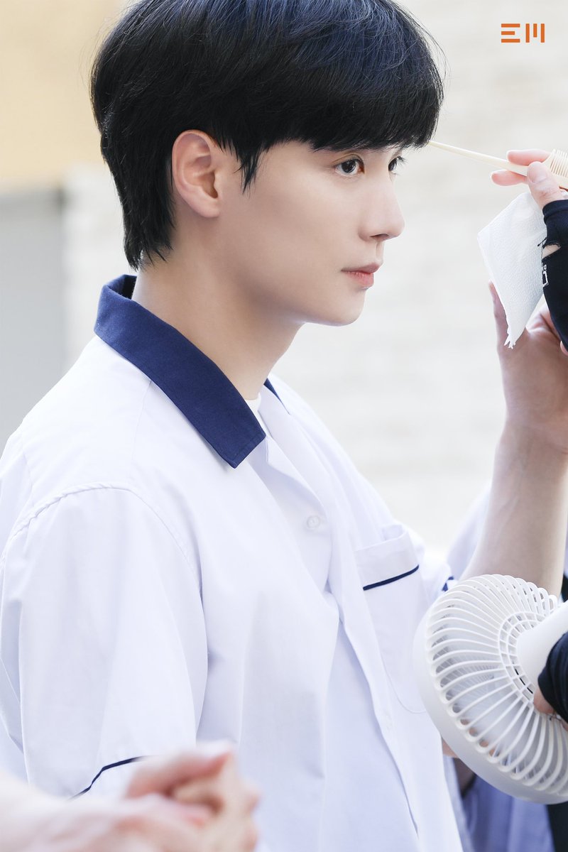 NyoongHaeSeol's tweet photo. Kim JONGHYEON as Kim Mingu for drama <My Friend’s Graduation Ceremony> 🐢❤️ Behind Photos
2/6
#JONGHYEON #JR #KimJonghyeon #김종현 #NUEST #뉴이스트 #내친구의졸업식 #MyFriendsGraduationCeremony https://t.co/5jS9z1S3cx
