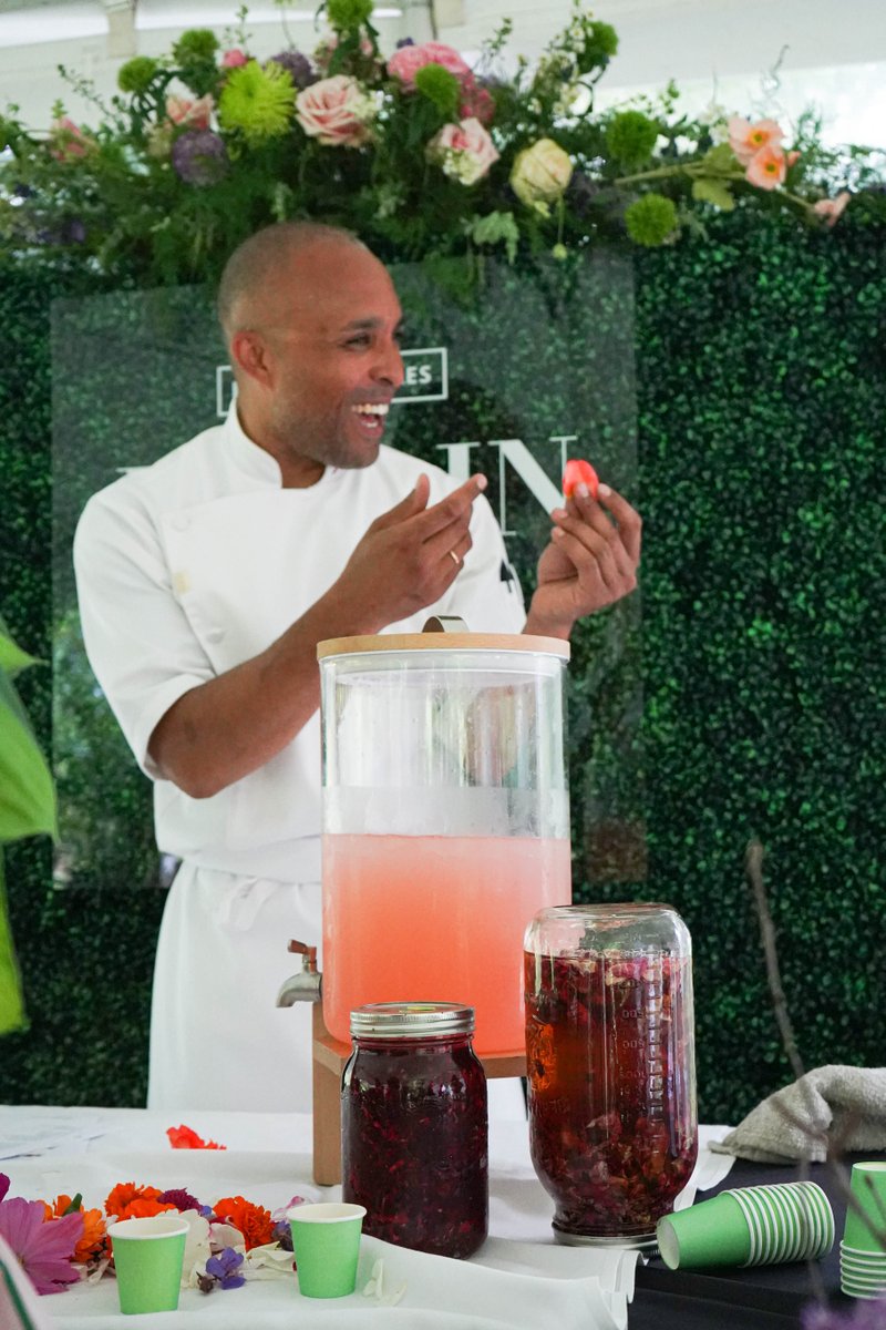 🧑‍🎨 In addition to the 25 stunning floral installations at ARTISTE, guests can tune in to a variety of free botanical demonstrations and talks in the JARDIN tent, presented by <a href="/McArthurGlenVan/">McArthurGlenVan</a> 

See the schedule and plan your visit: ow.ly/BVqr50SoAfs