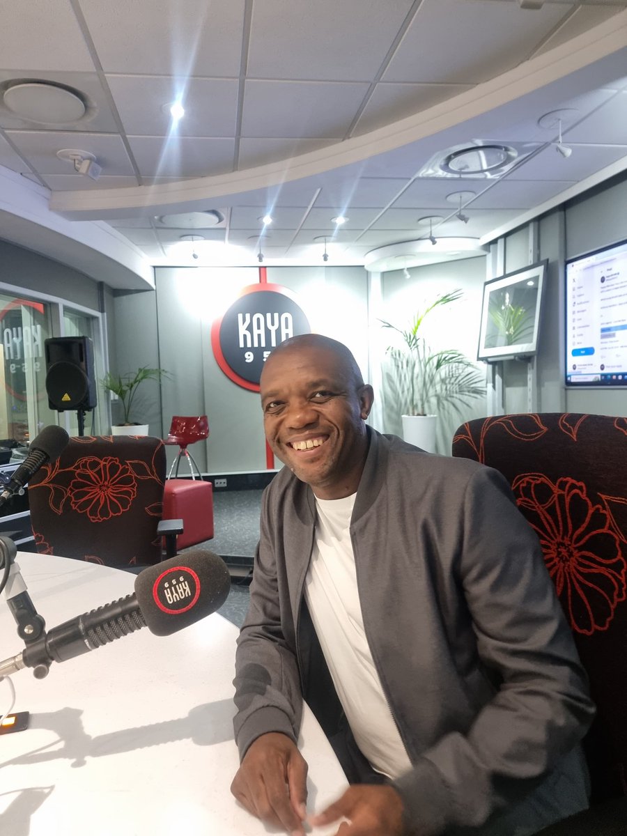 SongezoZibi's tweet image. We are @KayaON959 this evening chatting to @PhemeloMotene about our decision to sign the Government of National Unity’s statement of intent. 

#RISEMzansi 
#ForThePeopleByThePeople