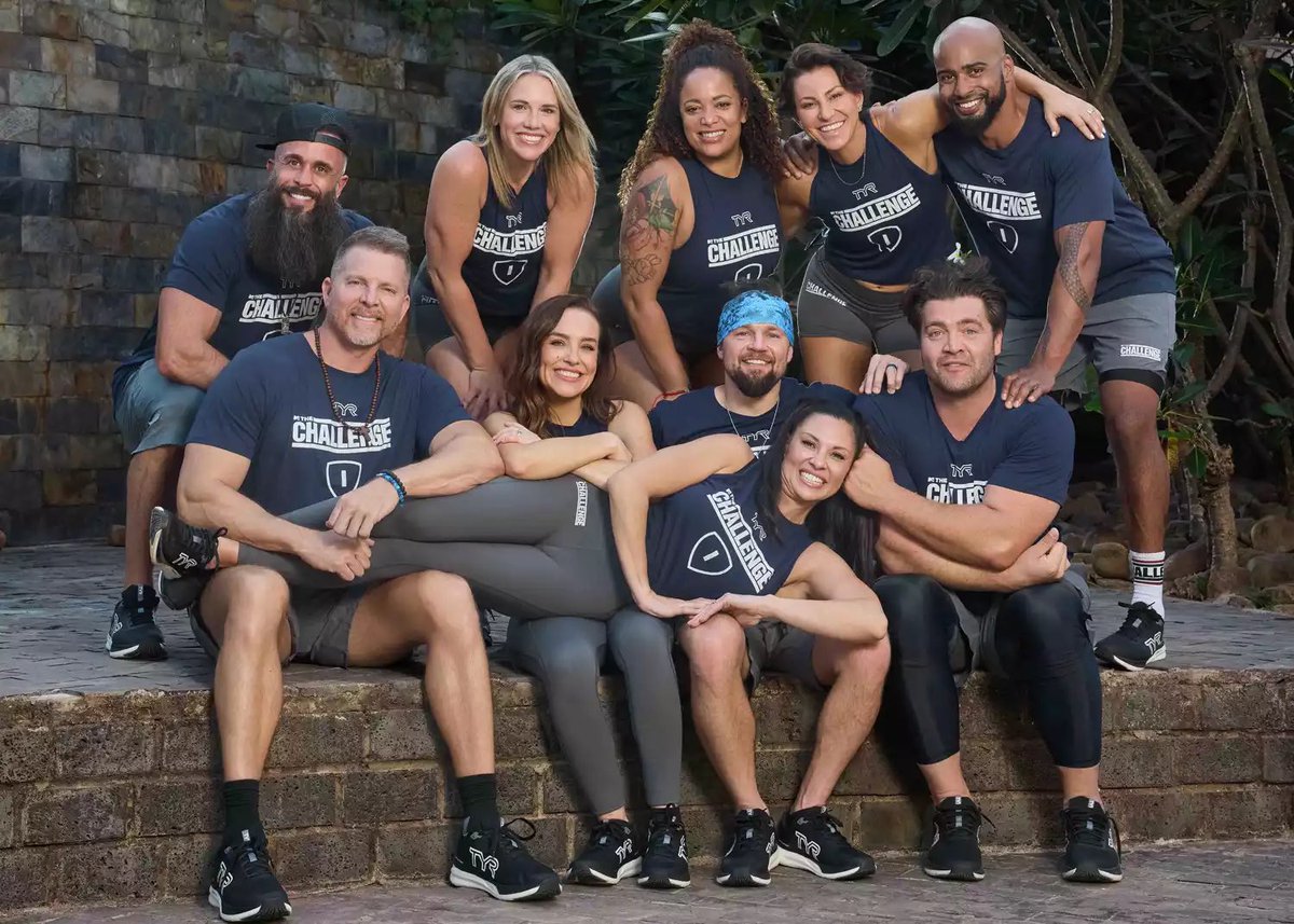 WhoisVindictive's tweet photo. Era 1 looks like a family 
Era 2 giving fierce toughness
Era 3 looks like they hate eachother 🤣
Era 4 didn’t even know how to pose 
#TheChallenge40 https://t.co/1Ks4RlmLpB
