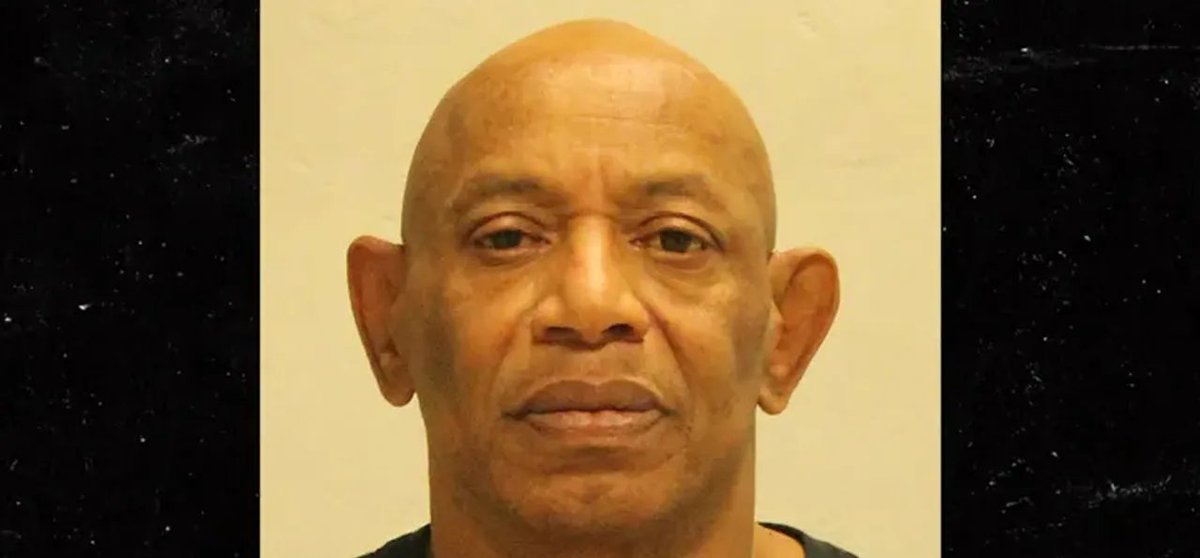 GoodOl_JM's tweet image. #CharlesScaggs (#2ColdScorpio #FlashFunk) arrested back on 06.15, worked as  security at a Kansas City gat station, claimed a man lit a cig. in the store (later denies this), confronted him, led outside to a struggle, Scaggs reached for a knife, stabbing the man in "self defense"
