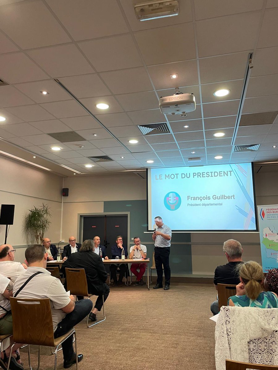 LesBuralistes's tweet photo. La journée se poursuit avec l’assemblée générale du Nord et du Pas-de-Calais Ouest, un événement qui marque la création juridique officielle des deux fédérations départementales♦️♦️

Christophe, buraliste à Lille, a été élu Président de la Fédération du @departement59, tandis que François Guilbert a pris la tête de la Fédération des buralistes du @pasdecalais62. 

C’est avec une vive émotion que Patrick Falewée achève son mandat en tant que Président de la Fédération des #buralistes du Nord Pas-de-Calais Ouest 👏🏻
