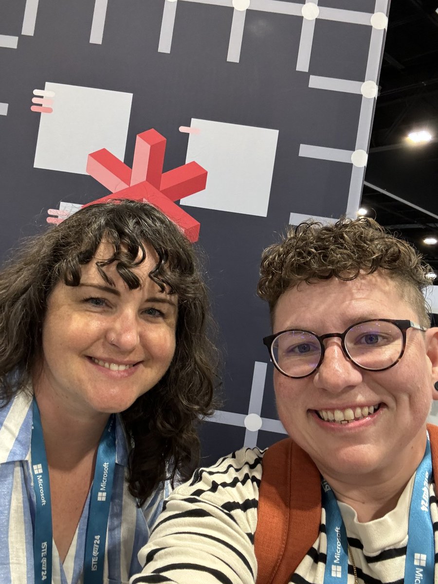 Hanging with one of our favorite tools! <a href="/Lucid4Edu/">Lucid for Education</a> <a href="/ElizabethfromVA/">Elizabeth White</a> #ISTELive24
