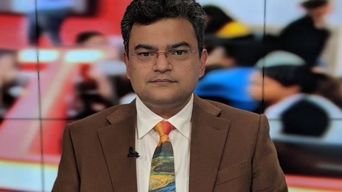 imabidsheikh1's tweet image. ये अंधा कानून नहीं तो क्या है? 

जहां एक तरफ संघी #AnandRangnathan @ANI की @smitaprakash के Podcast में कश्मीरी मुसलमानों के कत्ल-ए- आम करने की बात कर रहा, लेकिन न कोई #FIR न कोई गिरफ्तारी, 

वहीं दूसरी तरफ भैंस की कुर्बानी करने वाले जावेद के साथ जो हुआ वो हम सब ने देखा...