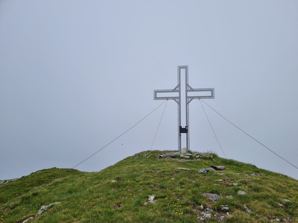 la_ontel's tweet photo. Auf dem Steinbergstein (2215m, 14:15) komplett dicht, auch 45min später (dabei wäre man mittendrin zwischen Rettenstein, Kröndlhorn etc), also nur vom Rückweg ein paar weniger Ferne Ausblicke.. https://t.co/wlhIY08I5F