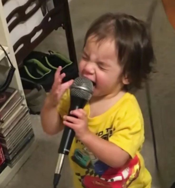 yo con la tabla del 5 // yo con cualquier canción de junior h