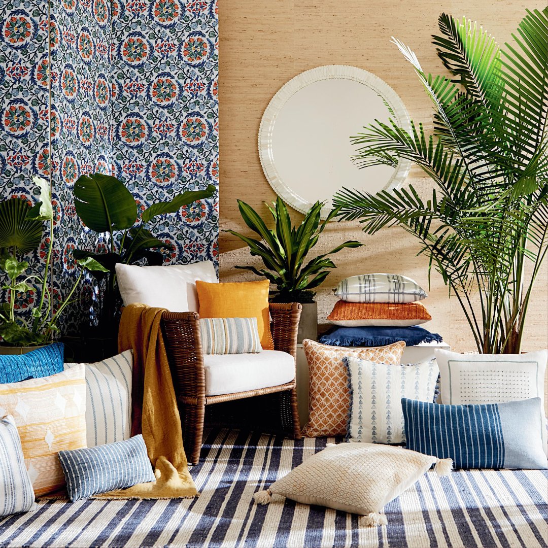 Accent pillows are a great way to bring personality into your home, to help tell the story of you 💙
Bassett’s pillows not only entice your eyes with their color, texture, and attitude, but also comfort and coddle you in your time of rest and leisure. bit.ly/4cb1dNP