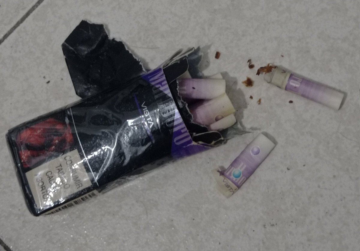 Deje la caja de cigarros en mi bolso y se me olvidó sacarlos antes de lavarlo...