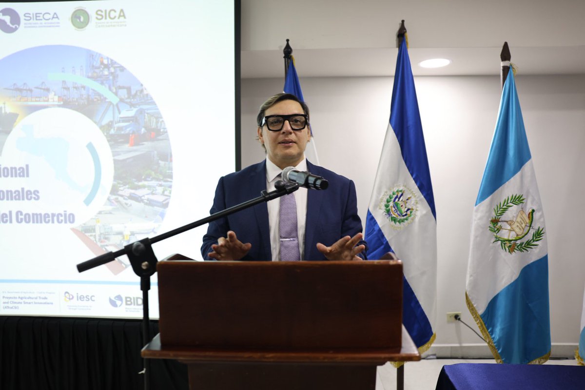 ProyectoATRACSI's tweet photo. Apoyamos el II Encuentro Regional de Comités Nacionales de Facilitación de Comercio de @sg_sieca a desarrollarse en 🇭🇳 Participan +70 integrantes de estos Comités de la región centroamericana. Buscamos impulsar un comercio más eficiente con procesos aduaneras ágiles y modernos. https://t.co/qJ3WPDk0t6