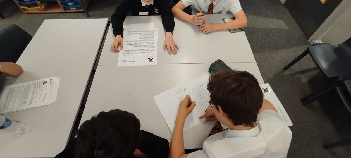 Fantastic afternoon <a href="/DCHSalnwick/">DCHS Alnwick</a> with Year 9 students and #digitallegalexperts and professionals from <a href="/Quotient_Sci/">Quotient Sciences</a> today, studying Climate Action Law. Well done students, you did us proud! <a href="/PeleTrust/">Pele Trust</a> 👩🏻‍💻🌍⚖️👩🏻‍⚖️