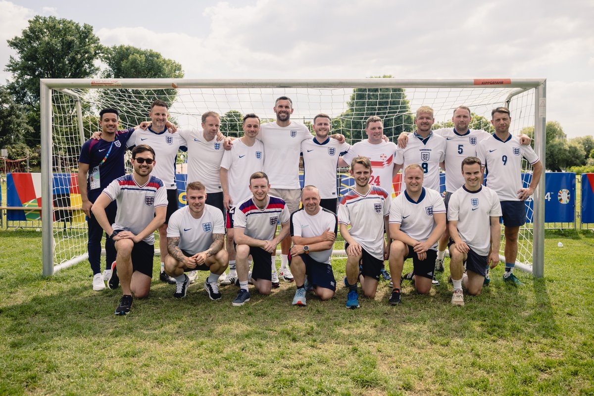 England tweet media