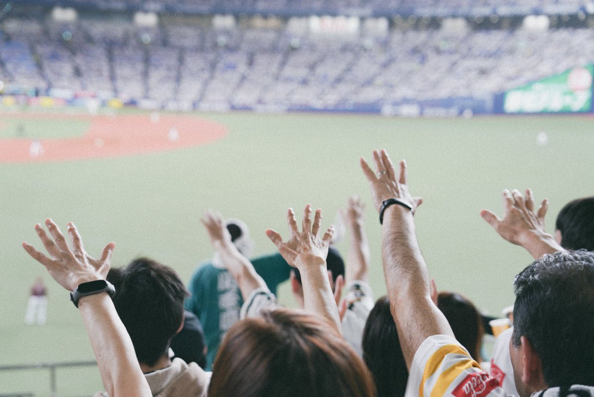Green_Press_'s tweet photo. 火曜からは大阪3連戦。秋の優勝まで見すえ、平日をどう盛りあげてゆくか、いろいろ考えている月曜夜です。
盛りあがる早道は、人数をふやすこと。空席あります。今週はぜひ、プラスひとりへ声かけて、裾野を拡げてみませんか?? まずは来てみる!! やってみた者勝ちですよ、ホークスの応援。
#声を伝えろ https://t.co/fEAN3lTOpK