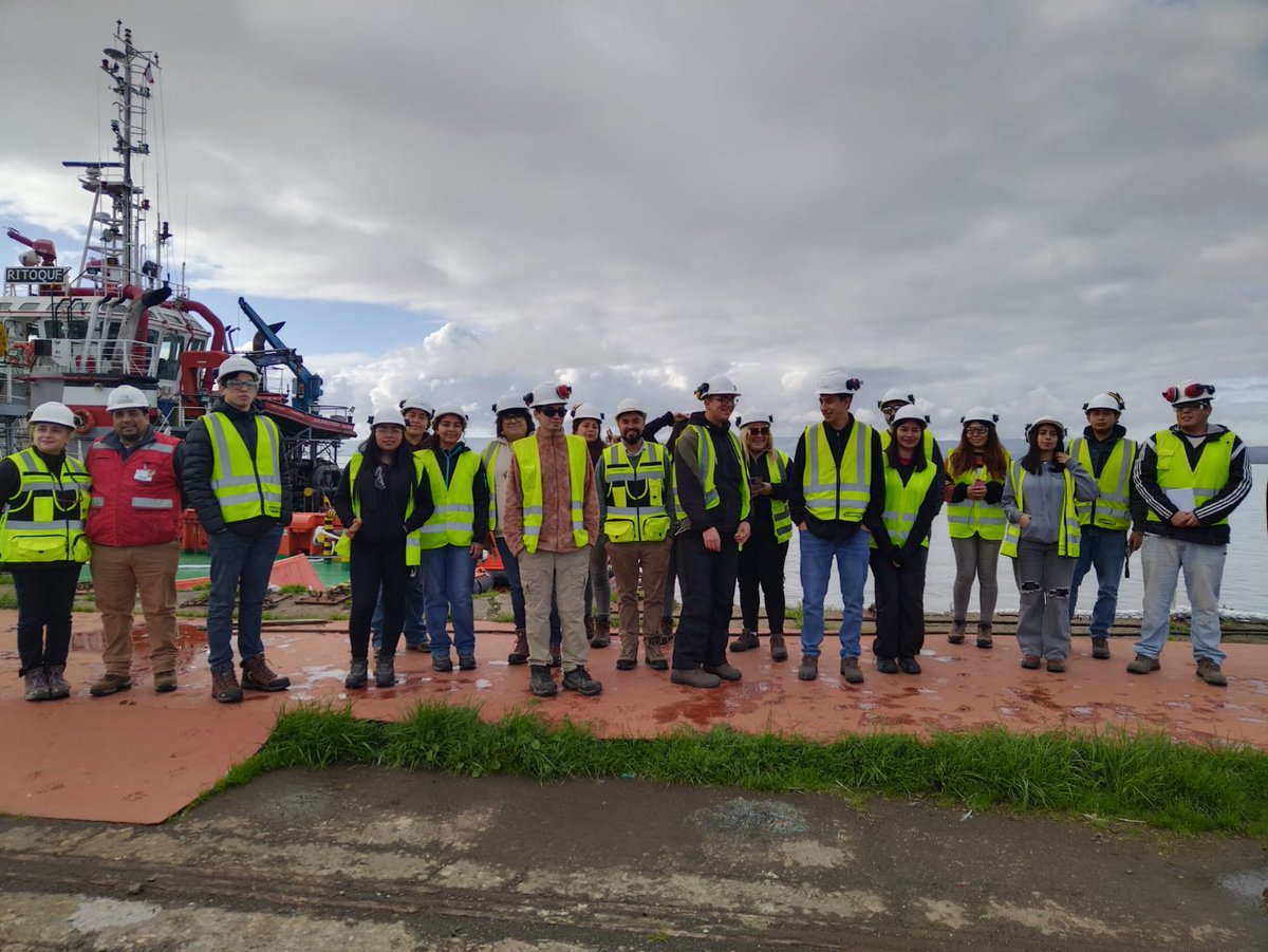 PtosTalcahuano's tweet photo. Impartimos una charla sobre #PuertosDeTalcahuano a 19 estudiantes de Administración Logística del DuocUC Campus Arauco. Luego, les llevamos a San Vicente y Talcahuano junto a los concesionarios #SVTI y #TTP. El Programa #PuertoEduca sigue sumando en #TalcahuanoCiudadPortuaria. https://t.co/fAQsFZwjko
