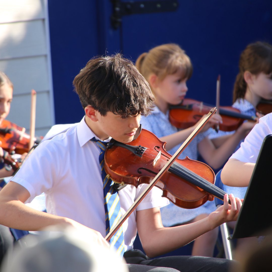 NormanhurstSch's tweet photo. Last week we held our annual Summer Music Concert, and the weather was on our side! 

The show was spectacular, featuring a wide variety of solo and group acts from different year groups. 

What a wonderful evening! 🌟

#NormanhurstSchool #Chingford #OakTreeSchools https://t.co/wu2gE8O8mq