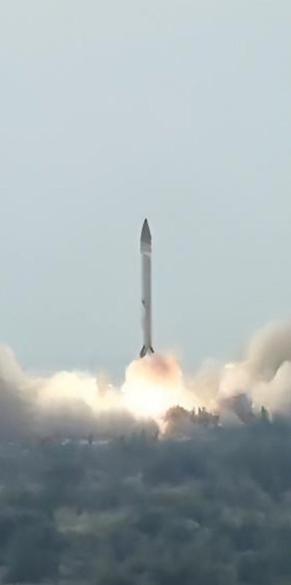 par3ke's tweet image. Pakistan's test of the Ababeel missile goes wrong; Debris fell in Balochistan:  
Pakistan Army test-fired Ababeel missile system from an undisclosed location, which lost its way and fell in Phelawagh area of DeraBugti, Balochistan.  
#Balochistan
#missile
#testfire