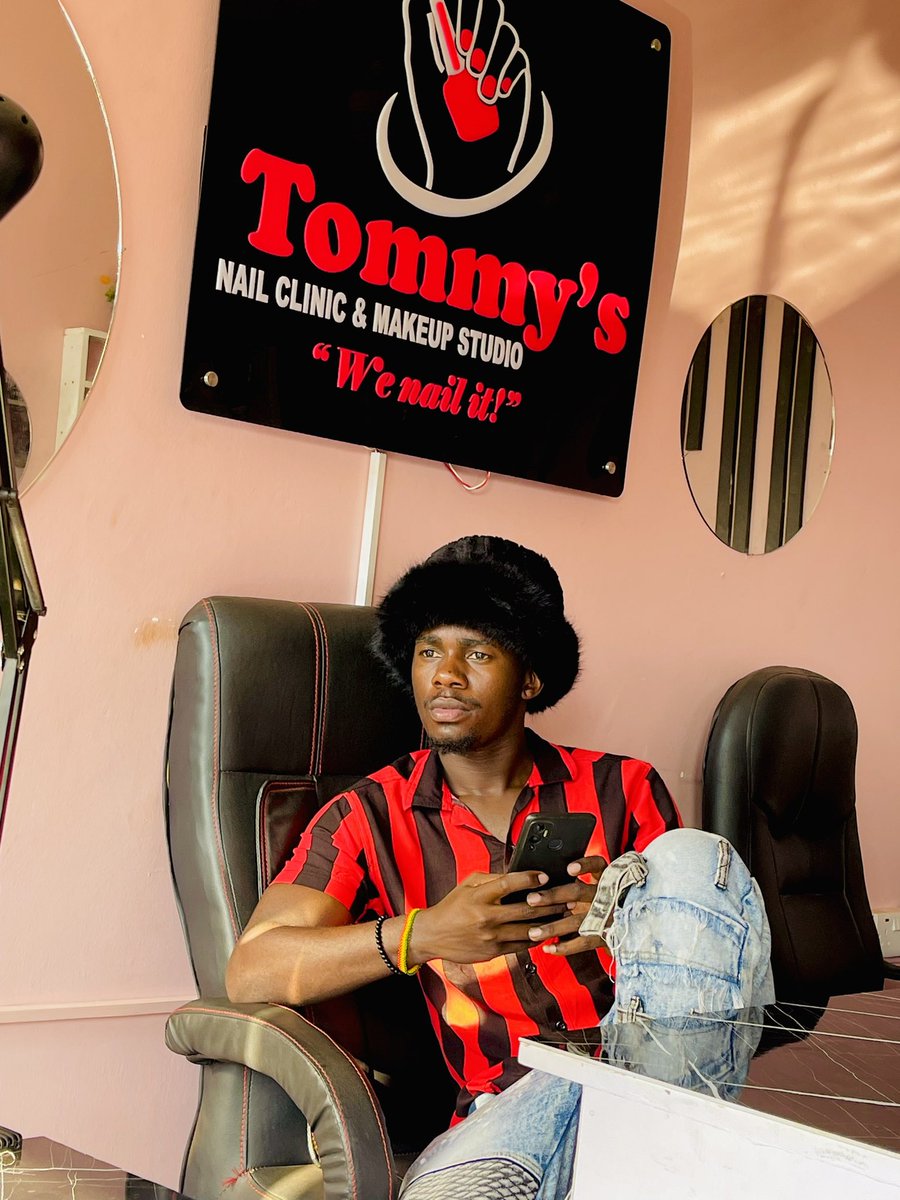 TomDeeUg's tweet image. Pass by