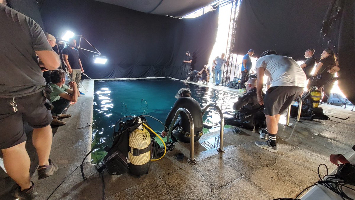 And today.... Underwater VFX for our next (very cool and challenging) upcoming project! ;)

On set supervision by <a href="/Jaume_CL/">Jaume Campos</a>

#OnirikalStudio #VFX #3D #CG #CGI #Undewater #FluidSimulation #ParticleSimulation #Water #shooting #onset #supervision #OnSetSupervision #film #flip #fluid