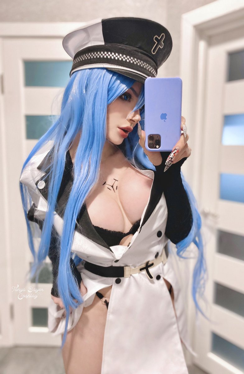 Say 'hi' rn for my anime b🤍bs in dms ❄️ https://t.co/Hjtuu5OEtW