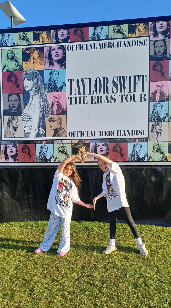 Catheri89753181's tweet photo. @Farnworth5OG Izzy and Lou loved it at Stanley Park, listening to Taylor Swift 🫶 could hear her as clear as a whistle! Fab experience, the atmosphere in the park was amazing 🩷 https://t.co/Mjy5jp4kVh