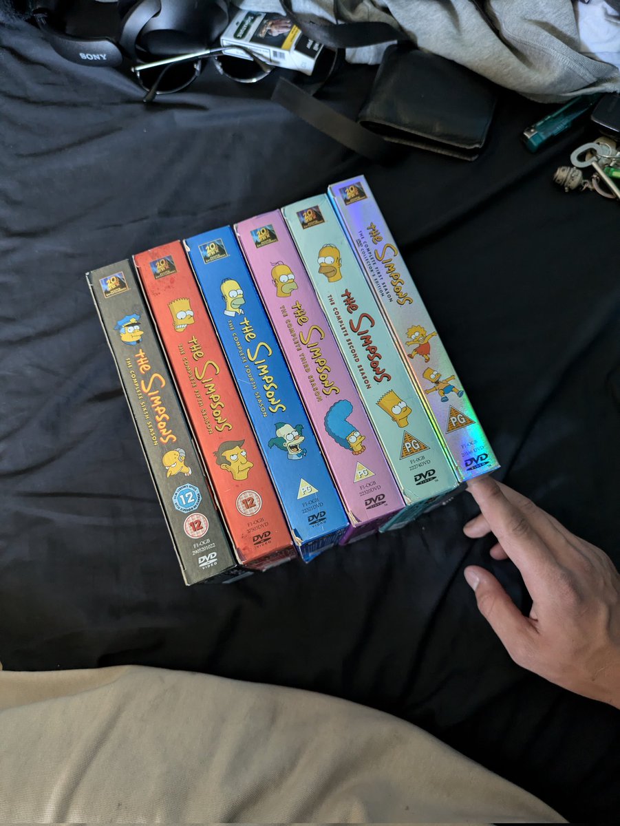 Would also like to note, as I'm watching these from the start when I've got a spare half hour, I just love the Simpsons box sets. The older Simpsons is honestly so much better I think, and I got all these for only £4 at a boot sale!! #CashIsKing #TheSimpsons