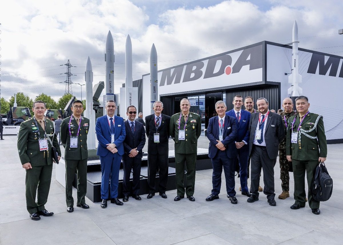DefenseLrca's tweet image. Grupo europeu MBDA expande horizontes no Brasil por meio de cooperações industriais
- Míssil MBDA Enforcer equipa o primeiro drone de combate brasileiro
#MBDA #missil #Enforcer #Eurosatory2024 #drone #ExercitoBrasileiro #Nauru1000C
bityl.co/QhPq