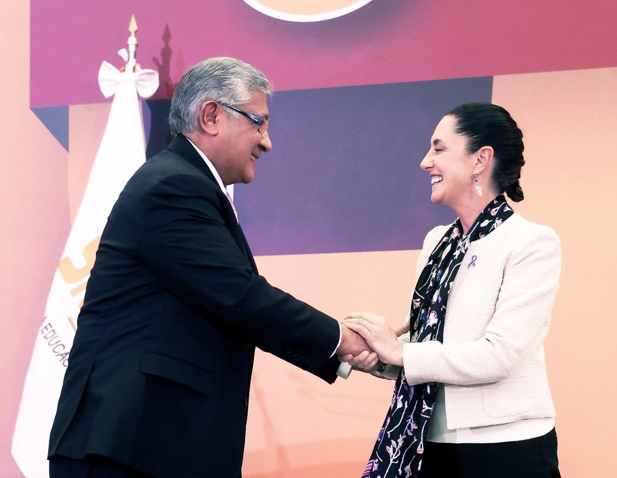 #MaestrosConClaudia tweet media