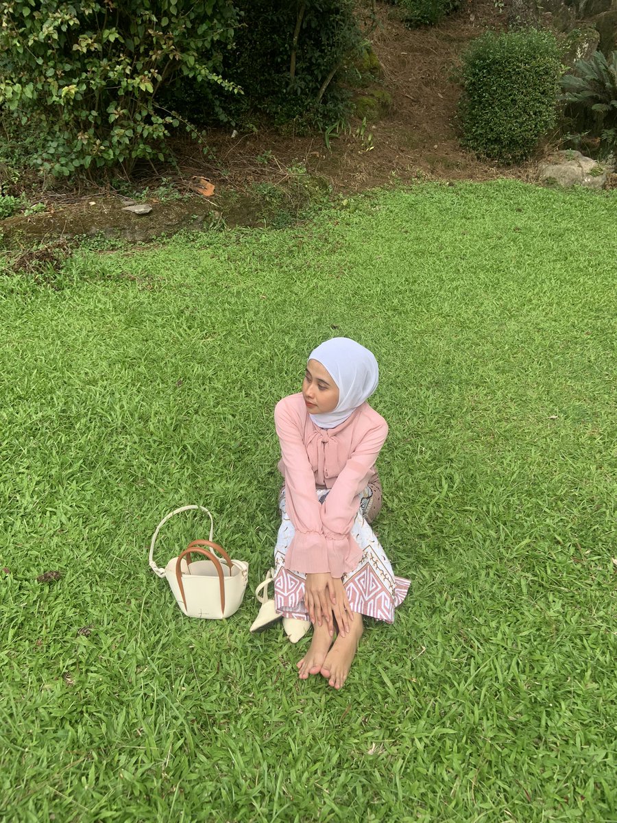 sabilnsd1's tweet photo. Tema potonya emang lesehan😺 https://t.co/i6CzfCkG7i