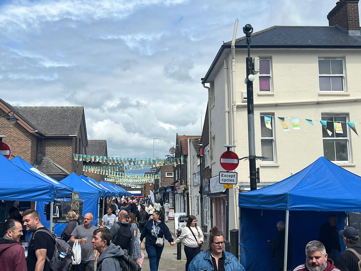 Middle Row Market, Dunstable tweet media