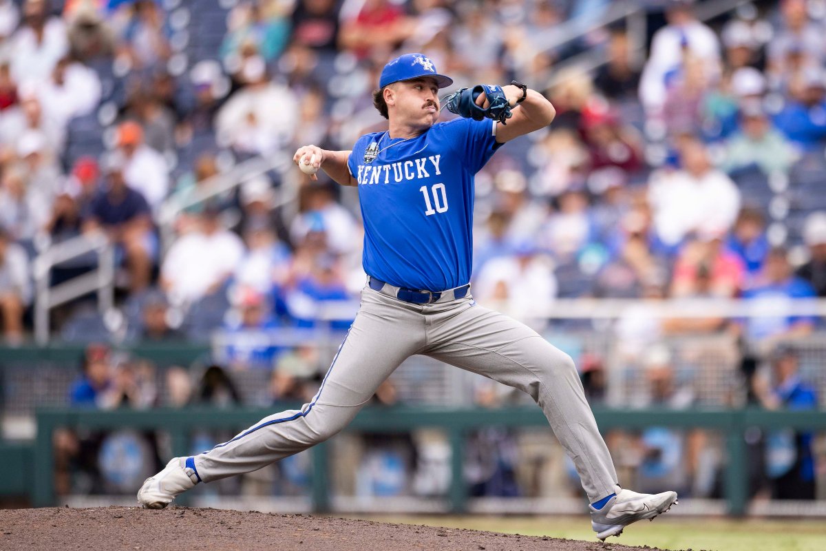 UKBaseball's tweet photo. 𝐂𝐀𝐌 𝐎'𝐁𝐑𝐈𝐄𝐍 𝐀𝐏𝐏𝐑𝐄𝐂𝐈𝐀𝐓𝐈𝐎𝐍 𝐏𝐎𝐒𝐓

You took the baseball EVER SINGLE TIME and set a new single-season school record for appearances (36) in the process.

Thank you, 1⃣0⃣. 💙
@cameronobrien_1 https://t.co/1MJfhvn73P