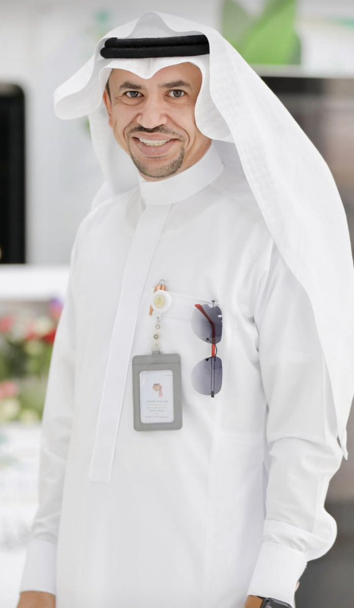 fathi_adawi's tweet photo. 📍وائـل طـميحي❗️

قال غريغوري باتسن: الإعلام هو التباين الذي يصنع التباين، وفي زمنٍ يشهد تسارع وتيرة انتشار الأخبار، ازدحام الجرائد وكثافة التدوينات، وفي بيئةٍ عربيةٍ يتحكمُ في إعلامها، أوجد الإعلام للكلّ فضاءً للتعبير، للإخبار، كسراً للزمكانية تصلناَ المعلومات والأحداثُ أولا بأول، وبهذا يعتبر الإعلام الجديد مرحلةَ متطورة فتحت الفرص من خلال وسائله وأدواته للكلّ أن يكونَ إعلامياً. 

الإعلاميّ #وائل_طميحي والمتحدث الرسمي بصحة جازان المتفرد بين أقرانه ذو الفصاحة وسرعة البديهة، صاحب الهمة العليا والوجه الباسم، مثل صحة جازان في مواطن عدة سما بها وسمت به، الطميحي ثقافة، جرآة وإحترام، وحسن إلقاء.

إبن جازان طيب النفس وحسن الخلق حفظ موروثها وأشاد بها في جميع المحافل فكان محط الثناء والتقدير من الجميع، ليس بالبعيد ترك بصمة أثناء إفتتاح مستشفى جازان التخصصي كان حضوره فاعل ليشع تميزاً وتألقاً. 
كل الشكر والتقدير لابن جازان الحبيبة هنيئا لها ولنا، تمنياتنا له بدوام التوفيق ومزيدا من النجاح.

#fathi_adawi