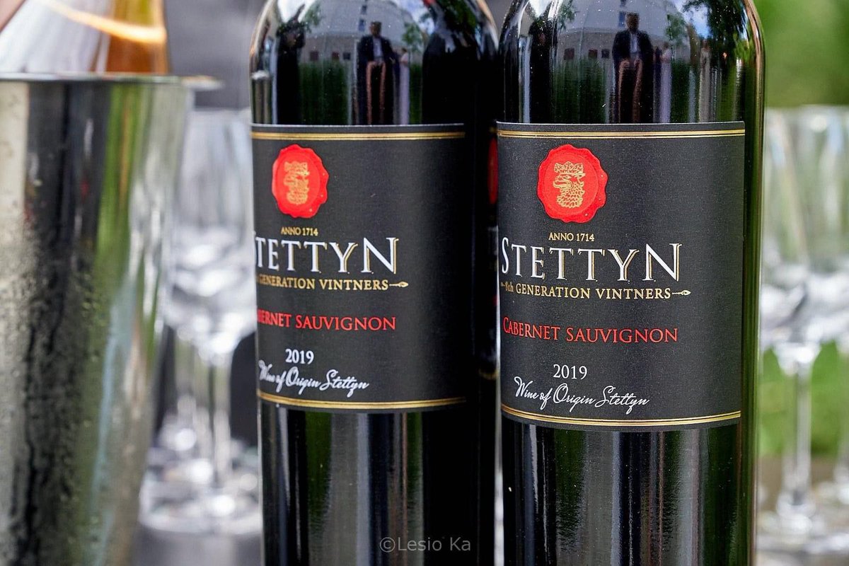 Pawel hosting a delightful Stettyn Family Vineyards tasting in Poland! 
 
Exploring exquisite flavors and sharing moments of joy. 
 
Cheers to new experiences and wonderful company! 🇵🇱🍇 
 
#StettynFamilyVineyards #WineTasting #Poland #Cheers #FineWine