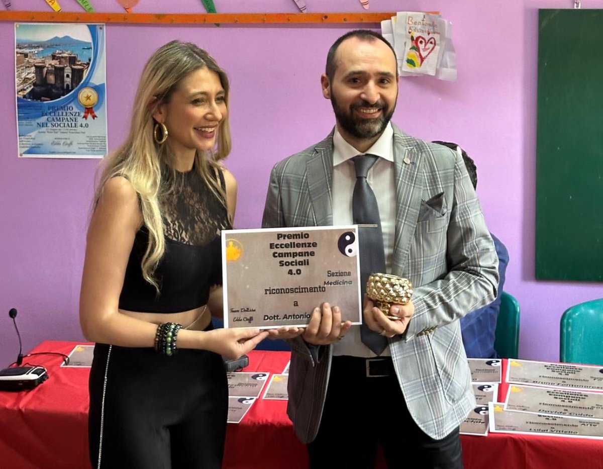 dottpacilioa's tweet photo. ⛔Il Prof. Dr. Antonio Pacilio ieri domenica 23 giugno 2024 è stato premiato con grande orgoglio e soddisfazione al “PREMIO ECCELLENZE CAMPANE 4.0” sezione #medicina dalla bravissima e splendida amica ed organizzatrice @eddacioffi e da tutto il suo team.

📌STAY TUNED📌 https://t.co/CLiF8VYb6r