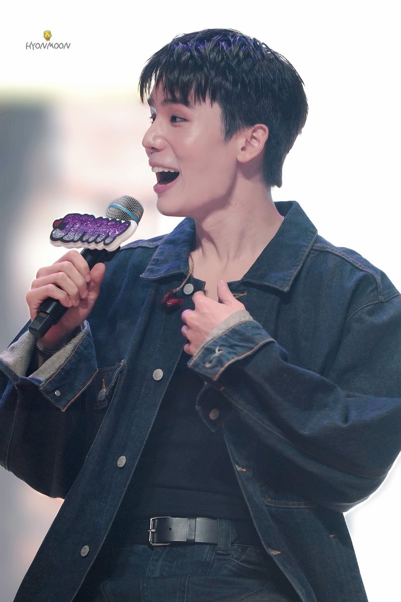 hyonmoon35's tweet photo. about name
Thai:จิมมี่(Jimmy)
Chinese(HK FM):吉米(Jimmy)
Korean:지미(Jimmy)
🩺:same?????why?????OK…fine…🤦🏻♂️🤦🏻♂️
5555555555
#JSFANDAYxSEOUL https://t.co/Q5cl2IFN4r