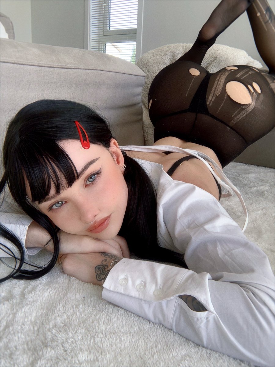 Krizty_lani's tweet photo. Naughty kobeni 😾 https://t.co/auE2ahIiS9