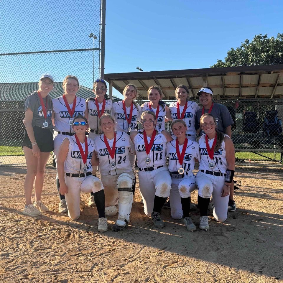 Congratulations to the Waves 13U Dabu team on finishing 2nd place in the gold bracket of the USSSA Southern State tournament 🏅