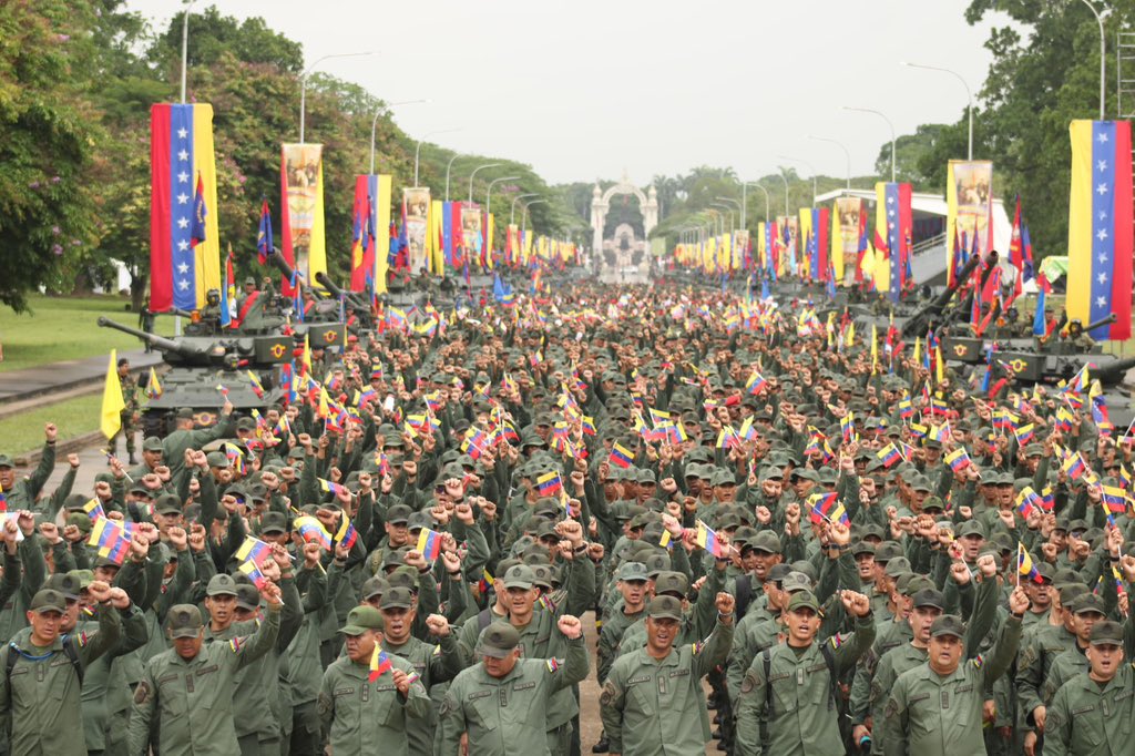 dhernandezlarez's tweet image. La gran lección de Carabobo fue la lección de unión ! A la unidad lo debemos todo, y todas nuestras lágrimas a las divisiones ! A 203 años de la Batalla Inmortal, la FANB se concentra en serena y honda meditación para reflexionar sobre las responsabilidades y deberes que tenemos