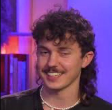 CriticalShogun's tweet photo. We need to ban this look. https://t.co/54GpnJU3Ro