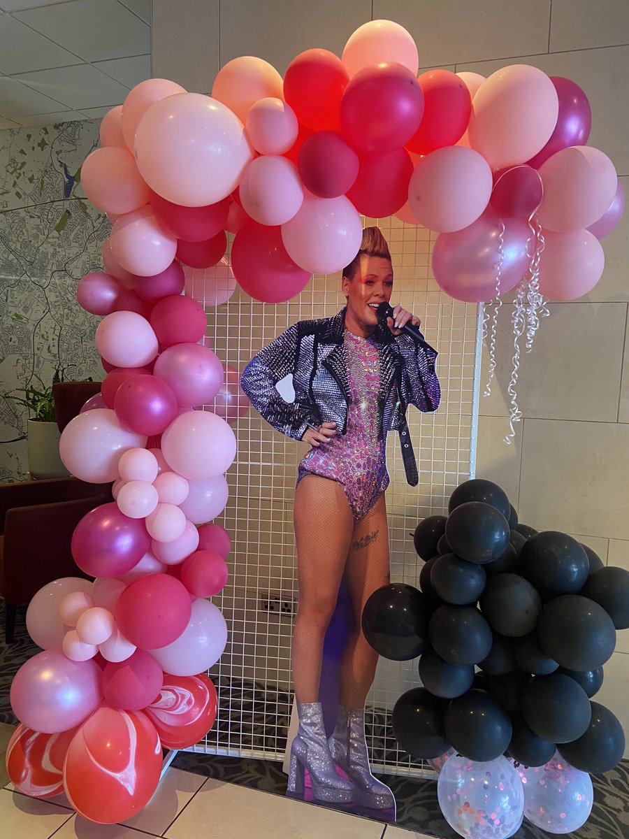 Get ready to raise a glass if you're heading to P!NK 🥂🩷

Capture stunning photos with our dazzling P!NK reception set up and don't forget to tag us so we can check out your awesome shots! 📸

#holidayinn #holidayinnliverpool #experienceihg #liverpool #pink