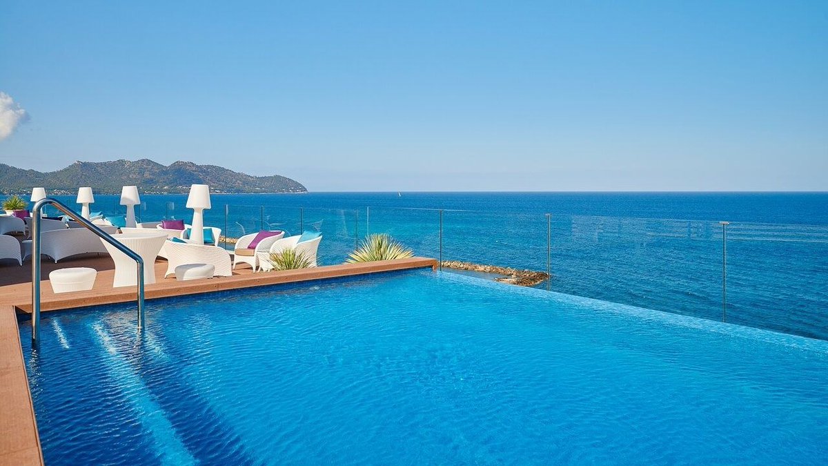 travelscoop_uk's tweet photo. Magnificent #Mallorca beach week with rooftop #infinitypool 👉 https://t.co/Enim6eciwr

⛱ #Adultsonly half-board stay with flights 🏆 #Beachfronthotel in #CalaBona with lovely views 🌅 #travelscoop #traveldeals #Balearics #summerholidaydeals #hoteldeals #Spainholidays https://t.co/nfgB8xoake