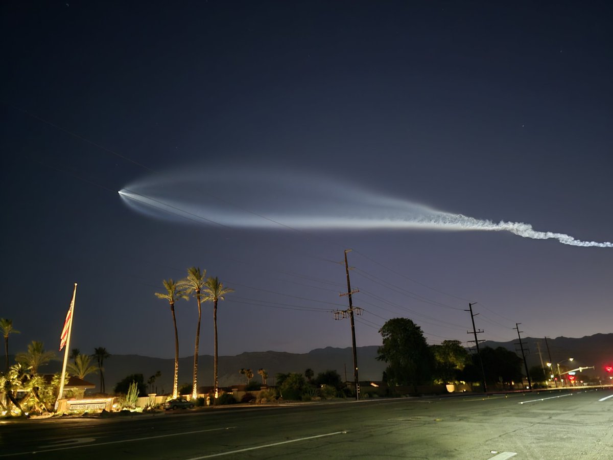 DavidsonMLD1's tweet photo. Saw SpaceX launch last night.  Pretty cool! https://t.co/9fgjxddaHB