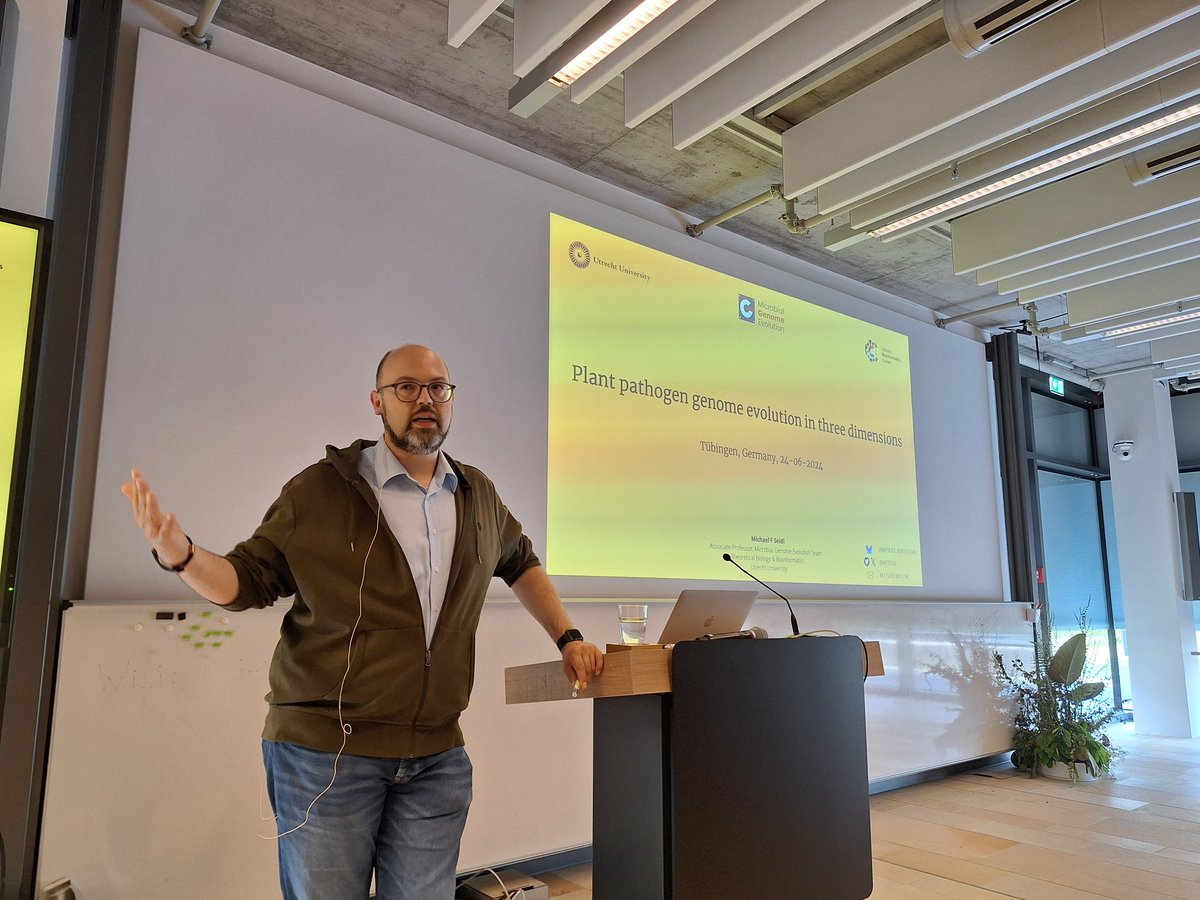 Thorsten Langner (@thorstenlangner) on Twitter photo It is my great pleasure to host Michael Seidl <a href="/MFSeidl/">Michael F Seidl</a> from <a href="/BinfUtrecht/">Theoretical Biology & Bioinformatics @ UU</a> for our @MPI_Bio seminar series! Beautiful plant pathogen genomics from primary sequence analysis to the 3D organisation of the genome 🤩🧬 It is my great pleasure to host Michael Seidl <a href="/MFSeidl/">Michael F Seidl</a> from <a href="/BinfUtrecht/">Theoretical Biology & Bioinformatics @ UU</a> for our @MPI_Bio seminar series! Beautiful plant pathogen genomics from primary sequence analysis to the 3D organisation of the genome 🤩🧬