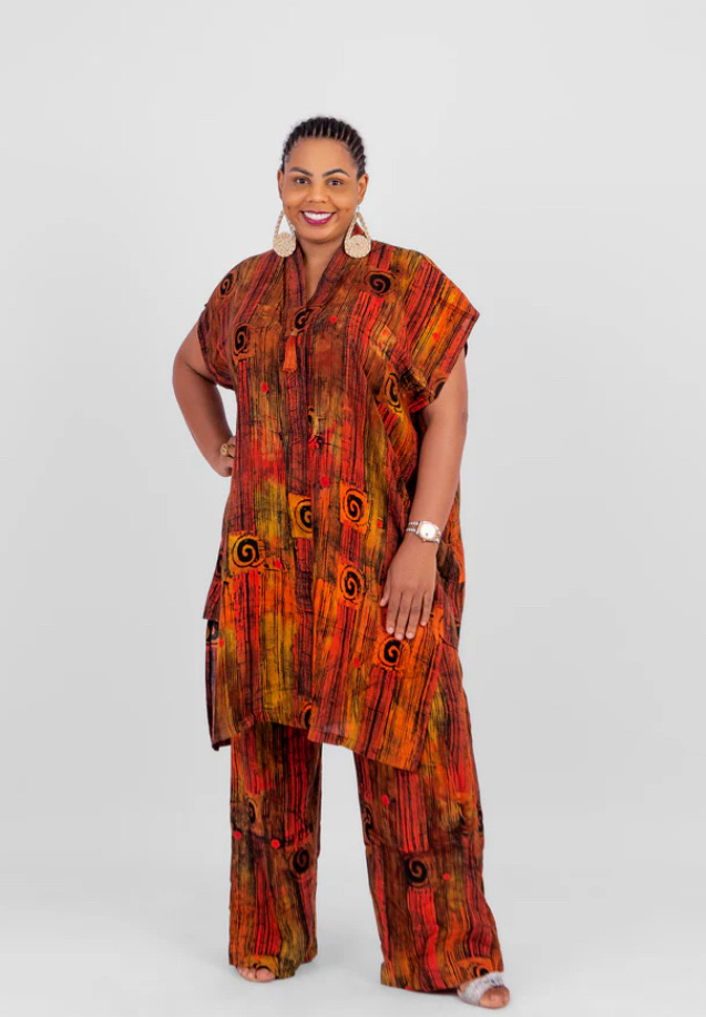 AFW_AFRICA's tweet photo. When your outfit speaks louder than your Monday blues.  

Slay the week in this bold Ankara print two piece 

#AfricanFashionWarehouse #MondayMotivation https://t.co/m0bC49RgOA