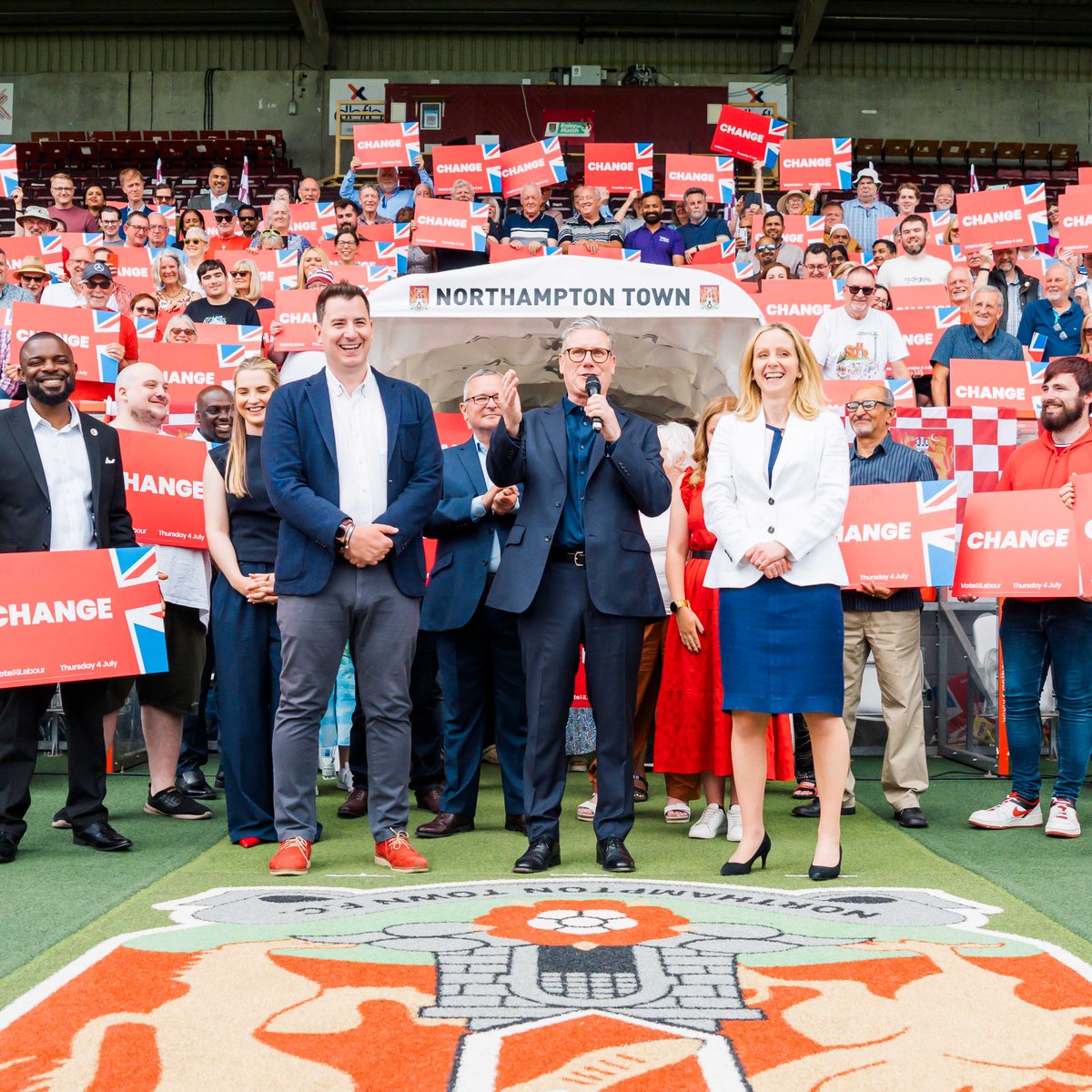 In 10 days time, we get the chance to choose change. To turn the page and begin to rebuild our country. 

Change will only happen if you vote for it.

Vote Labour on Thursday 4 July.