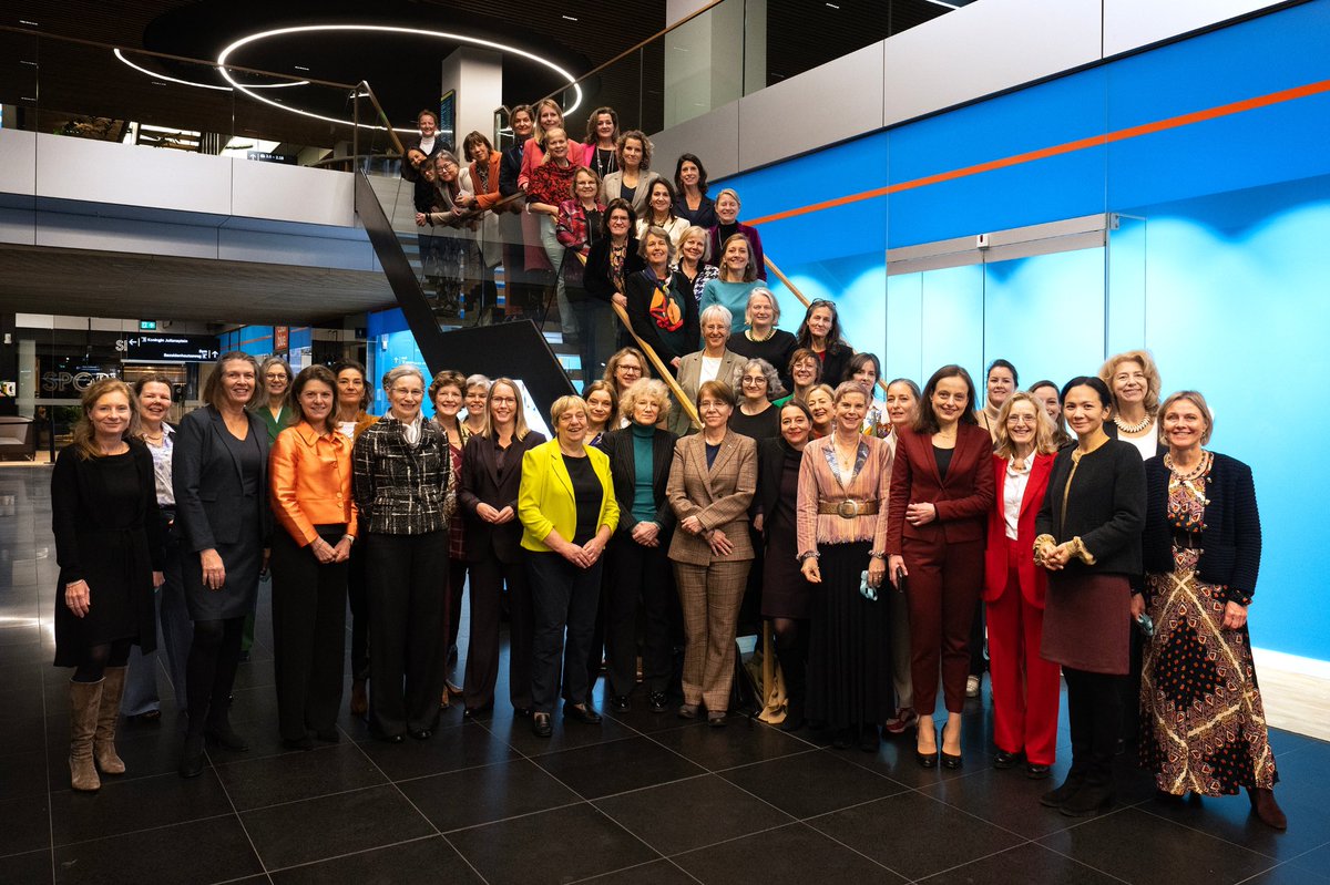 Today is International Day of Women in Diplomacy 👩‍💼🌍

The Netherlands has actively pushed for more #women in #diplomacy for many years now. Out of 150 Ambassadors, currently about 60 of them are women.