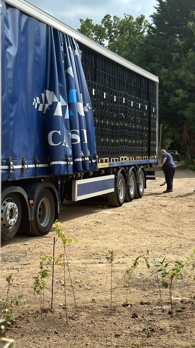 Drainage hole incoming 😳 To ensure the new site can cope with any future flooding, we need to get nearly 700 drainage crates into the earth. It’s an epic task, but will future proof the site against any future floods. #digger #keepdigging #newhomes #newdevelopment