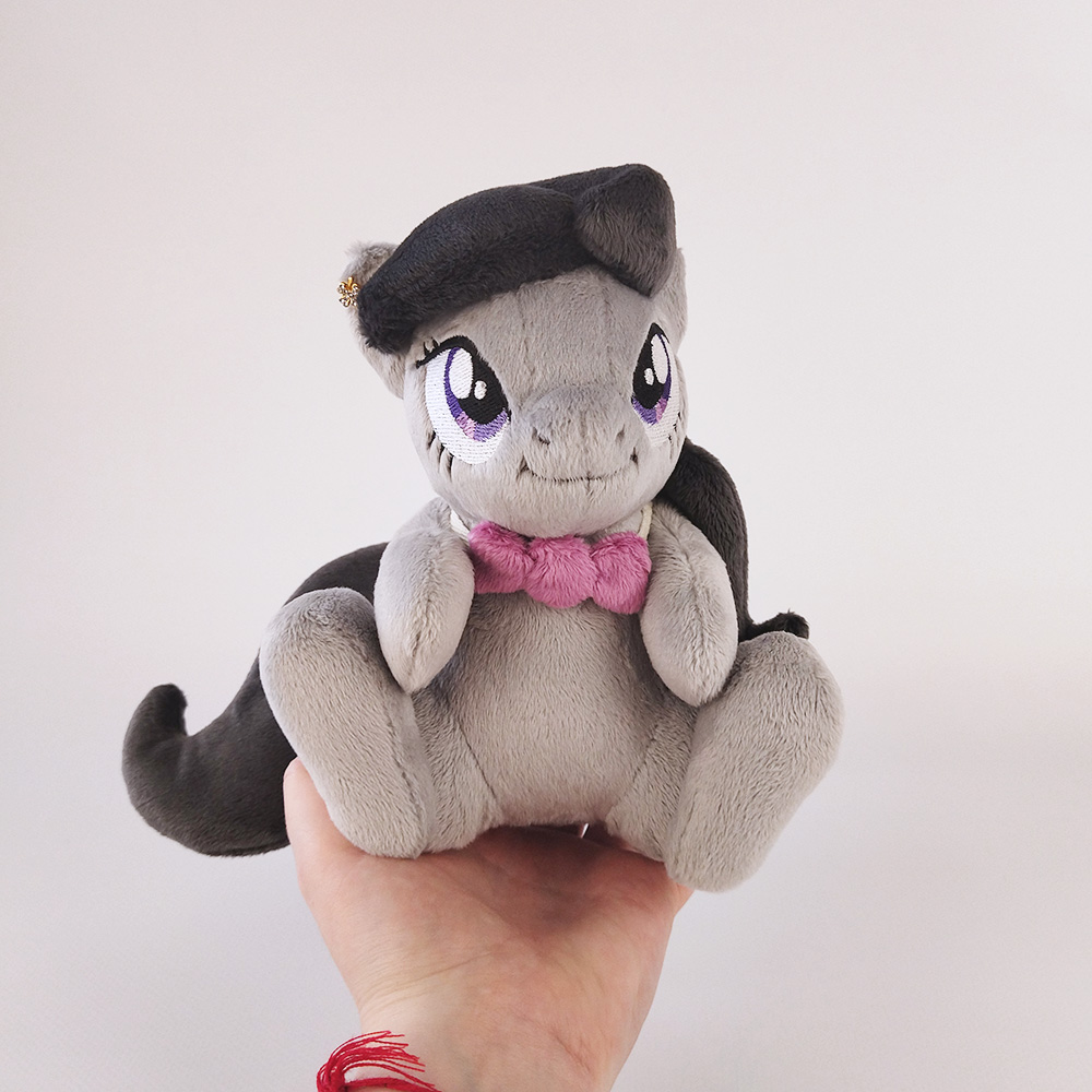 larsen_toys's tweet photo. Tavi! 💜 

Her size is 20 cm/ 8 inches
Рrice $190

#octavia #octaviamlp https://t.co/EDQ3omFQNo