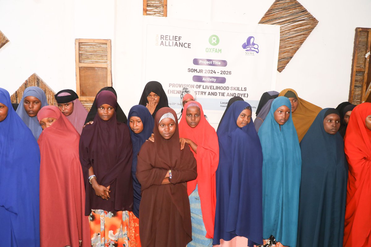 S_S_W_C's tweet image. Through the  SomJR project, #SSWC is excited to announce the launch of a 3-months livelihood skills training program on Henna, Pastry, Tie-Dye for 75 women and girls from the IDP camps in Kaxda and Daynile districts.
Thanks to @DutchRelief &amp;amp; @OxfamSomali for  making this possible
