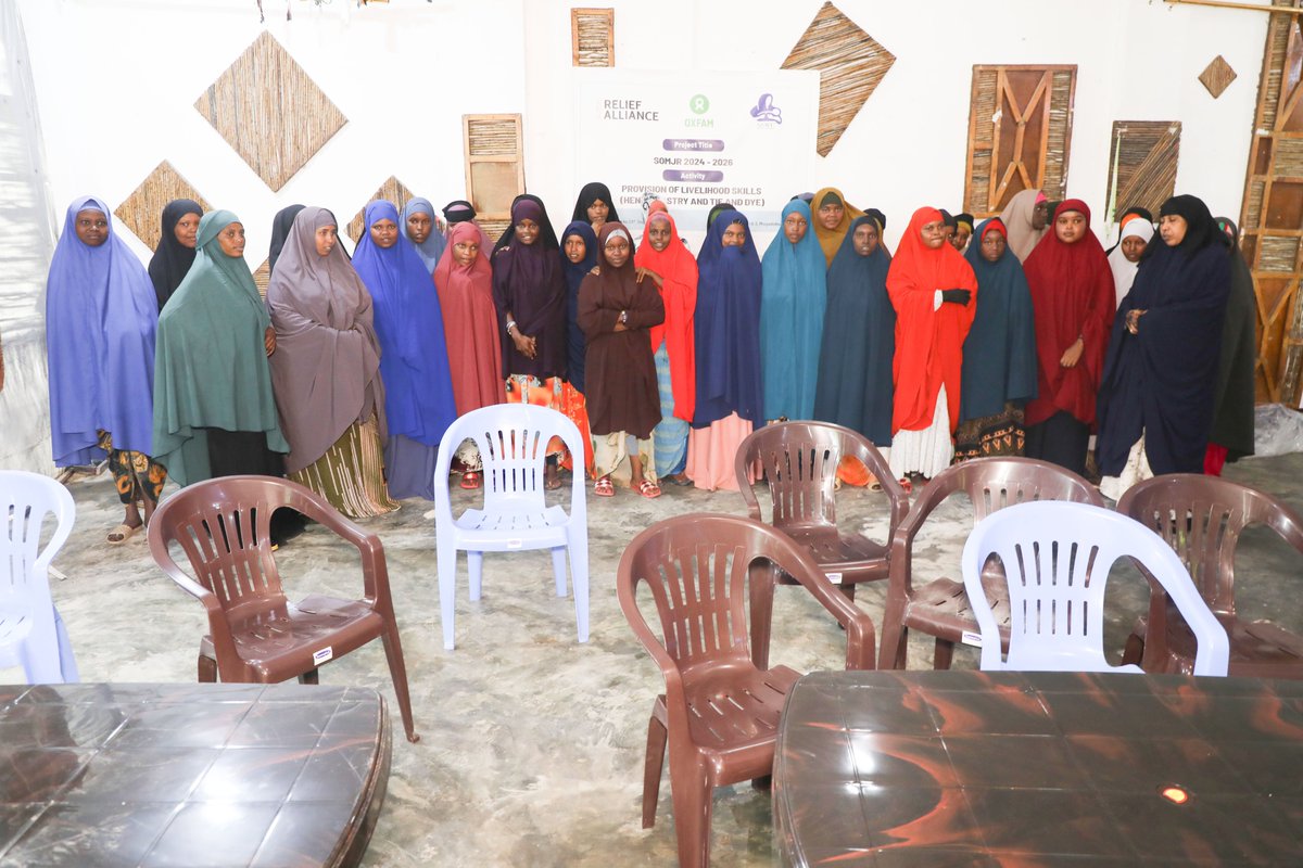 S_S_W_C's tweet image. Through the  SomJR project, #SSWC is excited to announce the launch of a 3-months livelihood skills training program on Henna, Pastry, Tie-Dye for 75 women and girls from the IDP camps in Kaxda and Daynile districts.
Thanks to @DutchRelief &amp;amp; @OxfamSomali for  making this possible