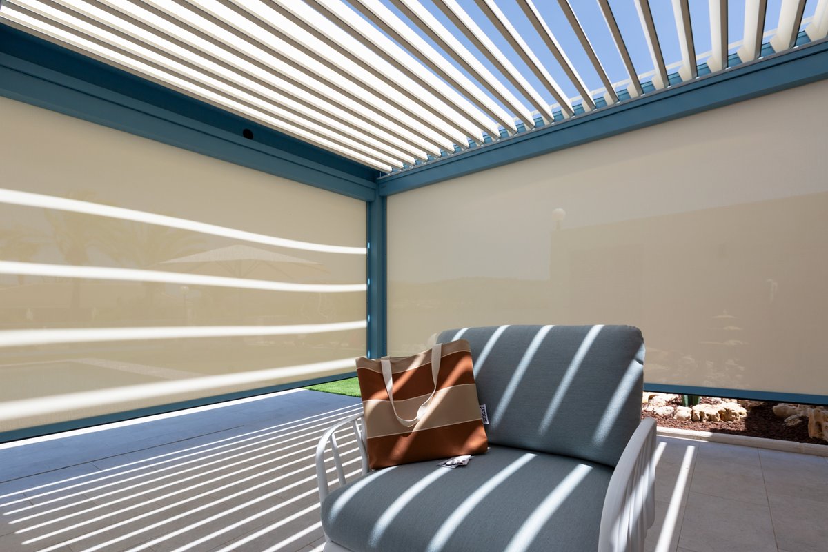 Saxun_Solar's tweet image. Este verano, traslada tu mundo al exterior.
📌bit.ly/3VYDE5q
Un conjunto de soluciones que consiguen sombrear y proteger toda esta amplia zona exterior.
¡Descubre todas sus posibilidades!

#pérgolas #pérgolasbioclimáticas #controlsolar #windscreen #parasol