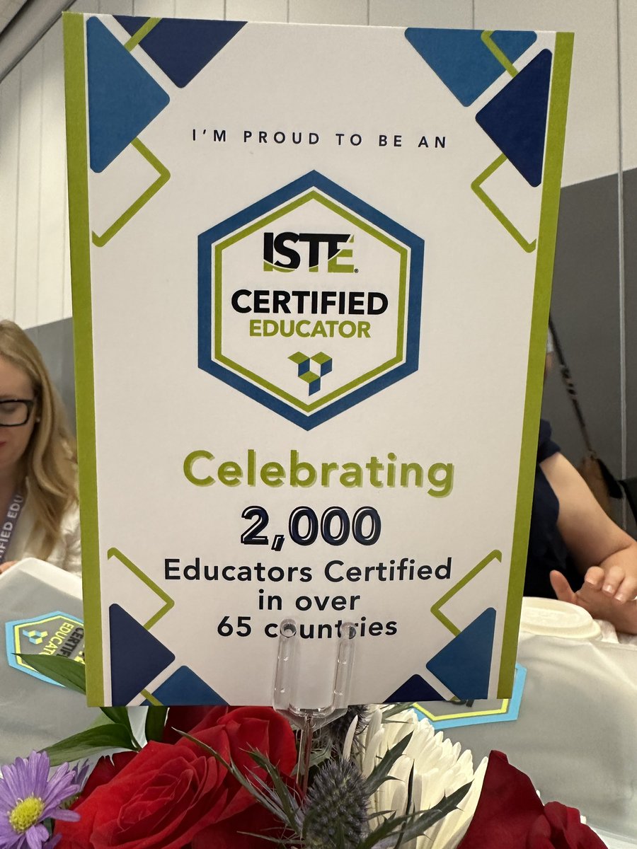 scibri's tweet image. Celebrating our 2000 #istecert educators this morning at #iste24 #nciste #ncbold so awesome that @aplusedtech has the vision to support #nced educators to complete this process @CTruittNCDPI